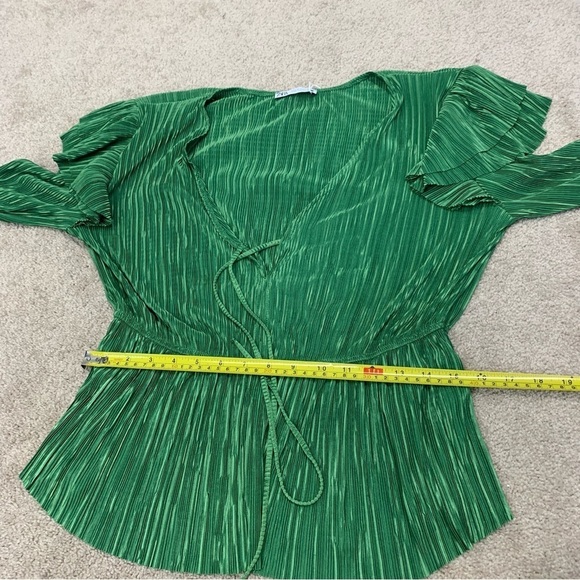 Zara green ruffle pleated V-Neck long sleeve blouse Sz S NWT - Picture 7 of 10